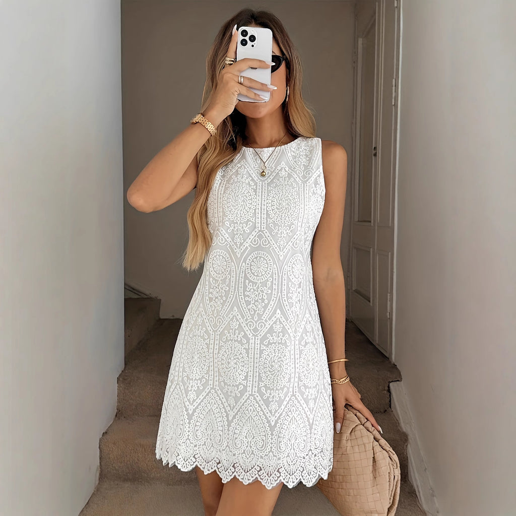 Elegant Sleeveless Dress With A Round Neckline